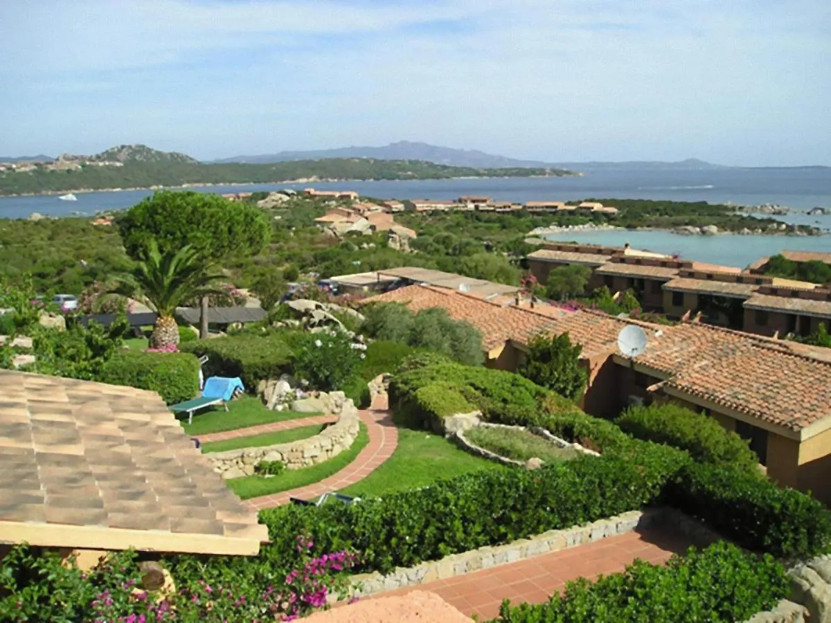 Cosy Holiday Home In Marinella With Shared Pool